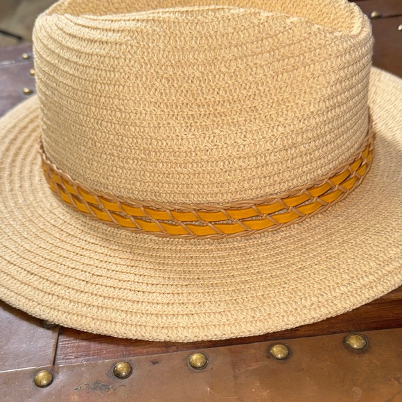 Columbia Tan Straw Hat with Brown Band - Picture 9 of 9
